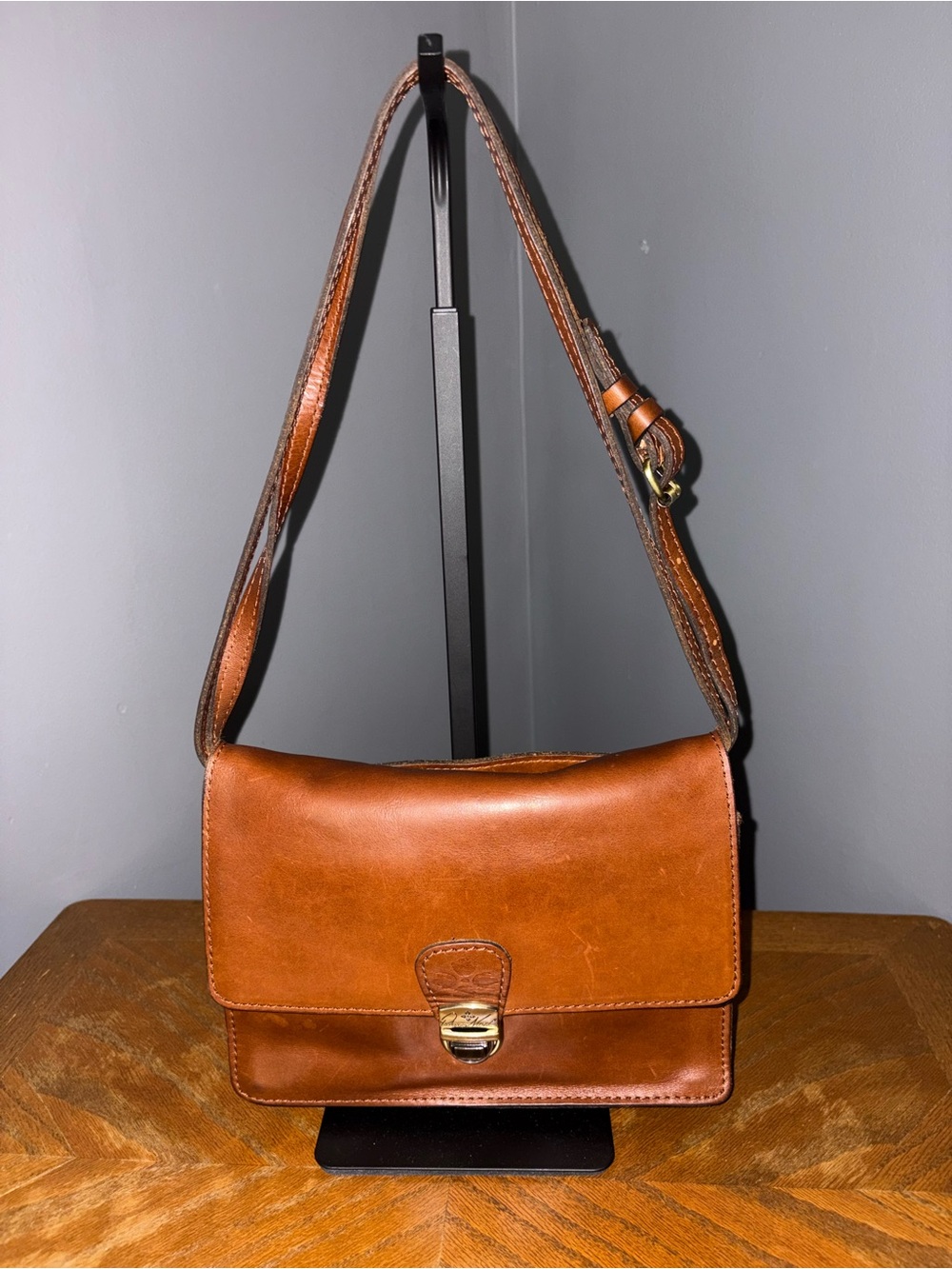Patricia Nash Lanza Tan Leather Crossbody Push Lock Vintage